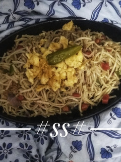 A picture of Manchurian hakka noodles.