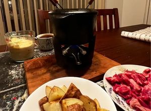 Una foto de Fondue de carne