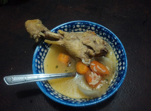 Una foto de Caldillo de piernas de pollo las Correa del Ocote. Jalisco México