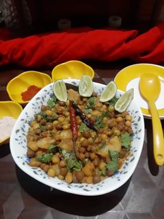 ছোলা মটরের ঘুগনি (Chhola matarer ghugni recipe in bengali) রেসিপির প্রধান ছবি