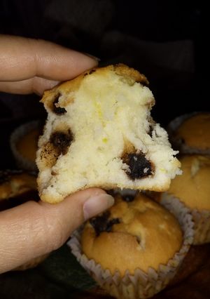 Una foto de Muffins de vainilla con chips. Ricos fáciles y económicos🔥