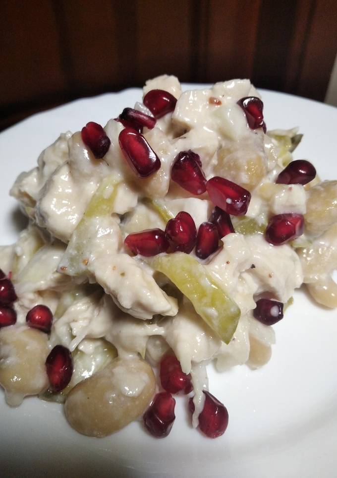 Швидкий салат з курки і квасолі