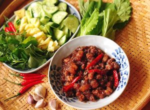 Hình của món Thịt kho mắm ruốc.