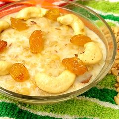 A picture of Whole wheat kheer.