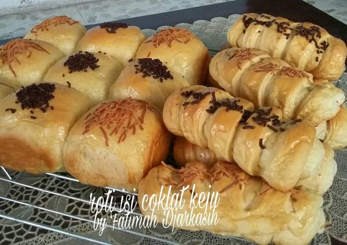 Resep Roti Isi Coklat Keju Oleh Fatimah Djarkasih - Cookpad Resep Roti Isi Coklat Keju Oleh Fatimah Djarkasih - Cookpad