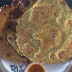 A picture of Methi thepla.