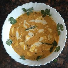 A picture of Paneer do pyaza.