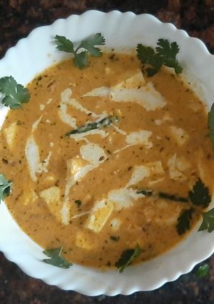 A picture of Paneer do pyaza.