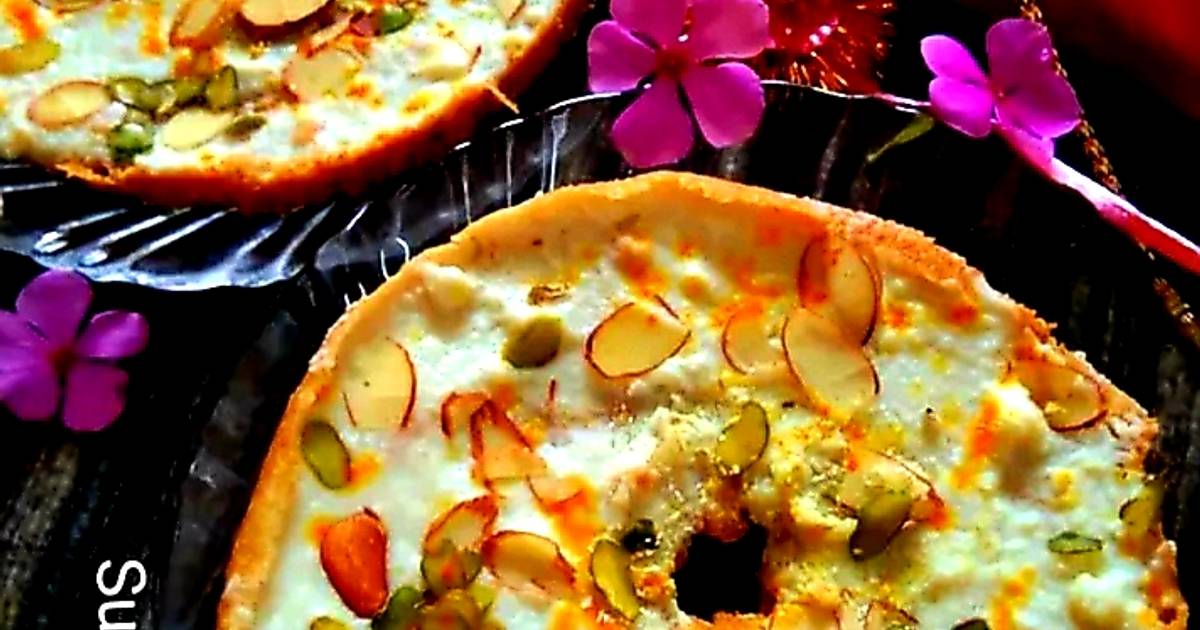 रबड़ी घेवर (Rabdi ghevar recipe in Hindi) रेसिपी बनाने की विधि in Hindi