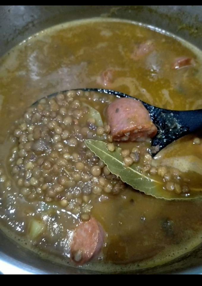 Una foto de Lentejas con chorizo y morcilla