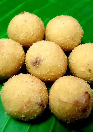 A picture of Rava Ladoo (Sooji).