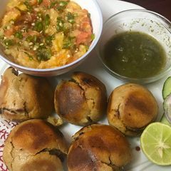 A picture of Litti chokha.