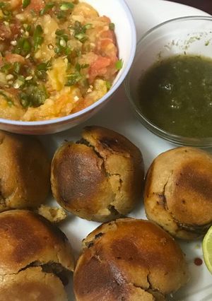 A picture of Litti chokha.