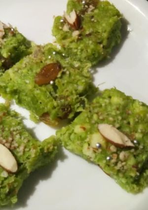 A picture of Ghiya ke barfi.