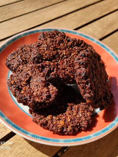 Una foto de Galletas de avena, plátano y chocolate