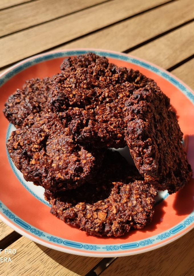 Una foto de Galletas de avena, plátano y chocolate