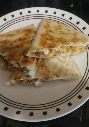 A picture of Chicken Bacon Ranch Quesadilla.