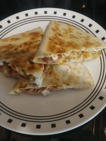 Simple Way Make Recipe Chicken Bacon Ranch Quesadilla that is Can Pamper Your Tongue, Delicious}
