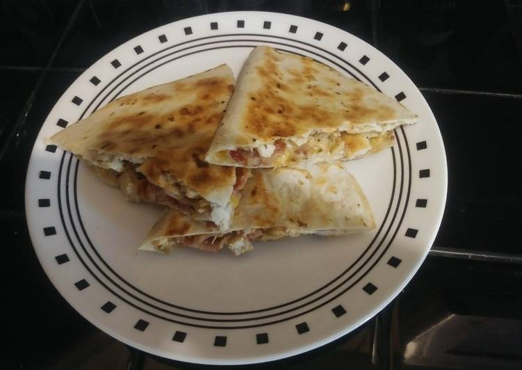 Guide to Prepare Chicken Bacon Ranch Quesadilla in 13 Minutes for Beginners