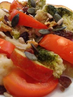 Una foto de Ensalada de brócoli y coliflor