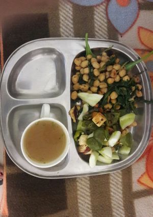 A picture of Chickpeas salad meal and soup.