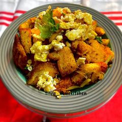 A picture of Leftover Bread Upma with Scrambled eggs 🍳.