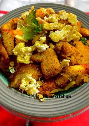 A picture of Leftover Bread Upma with Scrambled eggs 🍳.