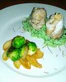 Receta de autor: filet de merluza con queso azul y crema menta, guarnición de manzanas verdes y repollos bruselas caramelizadas