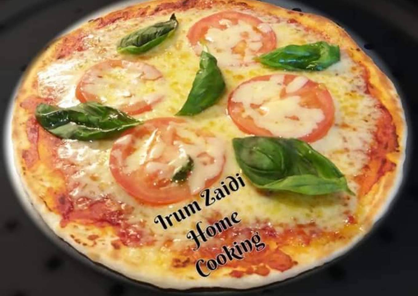 🍕🌿Pizza Margherita 🌿🍕<br />(Tomato, Basil, and Mozzarella Pizza)