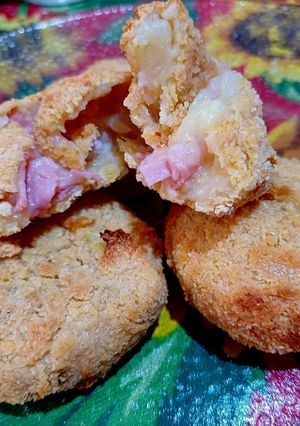 Una foto de Bocaditos de papa con jamón