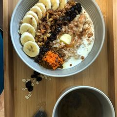 A picture of Golden Carrot Cake Oatmeal.