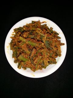 भिंडी मसाला (Bhindi Masala recipe in Hindi) रेसिपी मुख्य फोटो