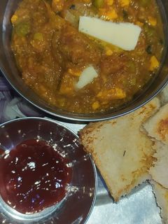 पाव भाजी(pav bhaji recipe in hindi) रेसिपी मुख्य फोटो