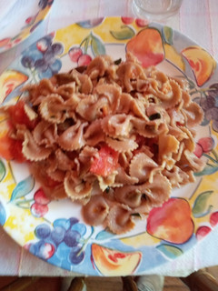 Una foto de Moños con tomates y aceitunas (veraniegos)