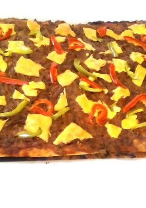 A picture of Minced Beef and Peppers Pizza.