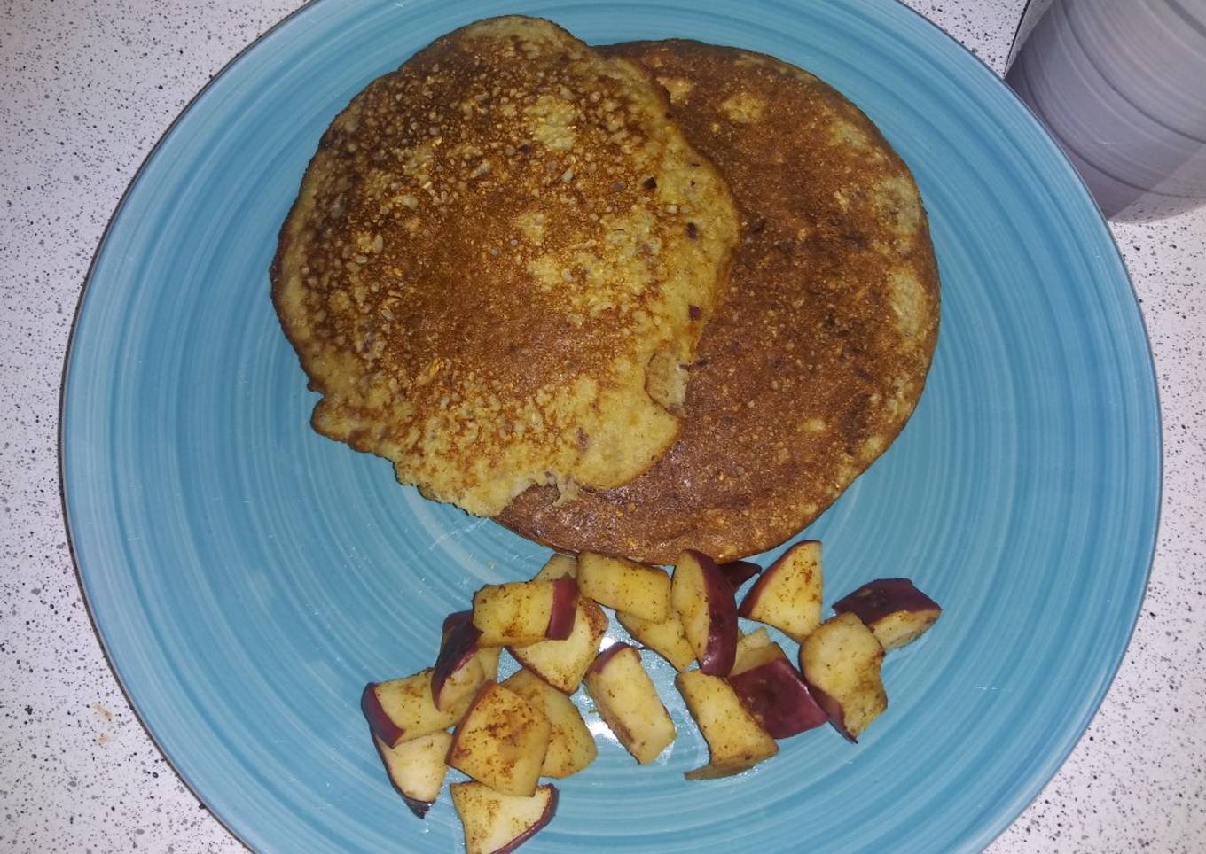 Pan cakes de avena, manzana y canela