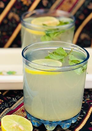 A picture of Lemonade.