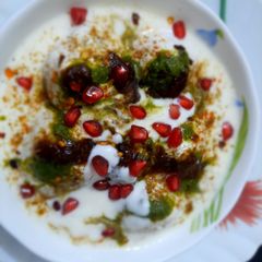 A picture of Dahi Vada.