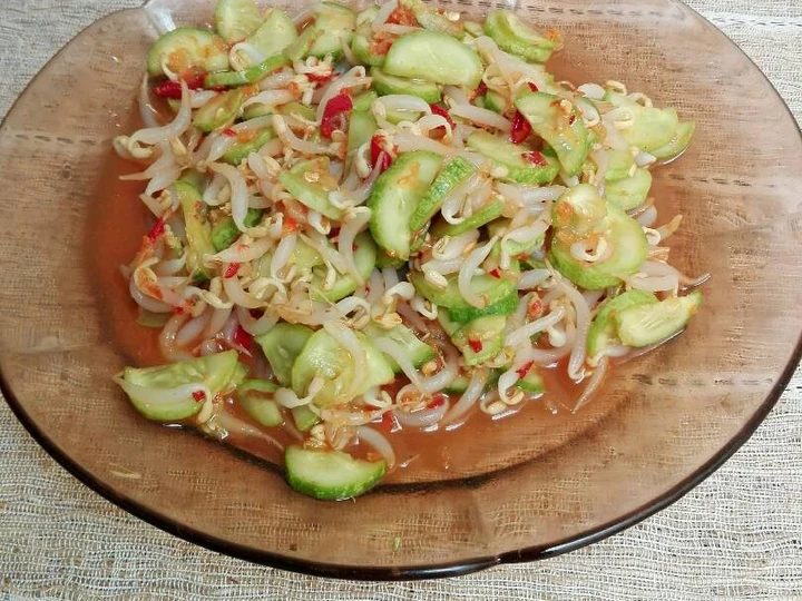 Cara Sederhana Menyiapkan Resep  Reuceuh timun dan tauge yang Enak Banget, Bisa Manjain Lidah