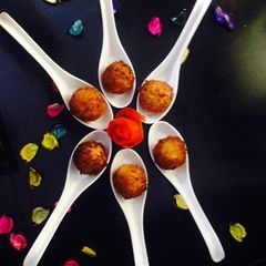 A picture of Chicken potato bombs.