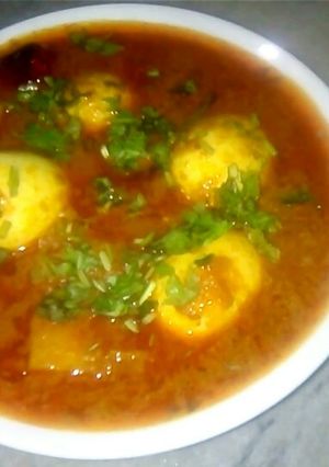 A picture of Egg potato qorma.