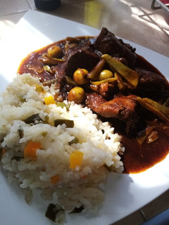 Una foto de Lengua de puerco en adobo