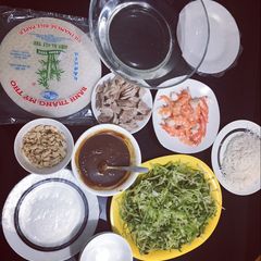 A picture of Vietnamese ricepaper rolls.