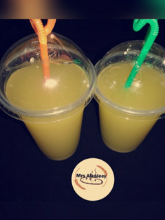 A picture of Ginger+cucumber+pineapple juice.