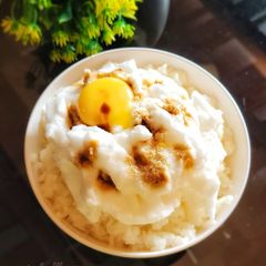 A picture of Japanese egg on rice breakfast.