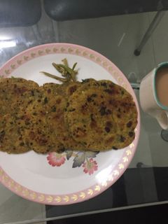 મેથી ના થેપલા (Methi Thepla recipe in Gujarati) રેસીપી મુખ્ય ફોટો