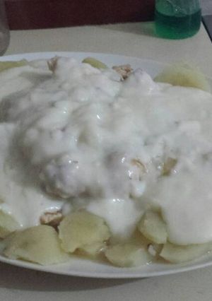 Una foto de Pechuga de pollo en salsa blanca