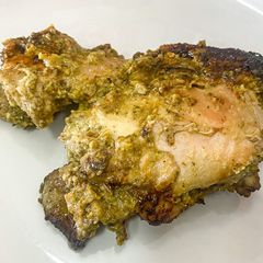 A picture of Green base grilled Chicken.