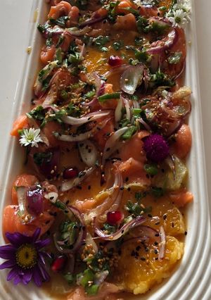 Una foto de Tiradito cítrico de salmón