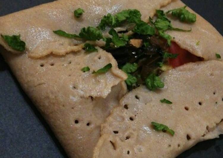 Crepes de harina de trigo sarraceno rellenos (sin gluten)